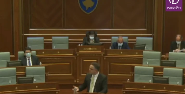 Tahiri: Kur po e dëgjoj Armend Mujën tuj folë, po e pyes veten ku jam kah rrnoj, në Gjermani a ku?