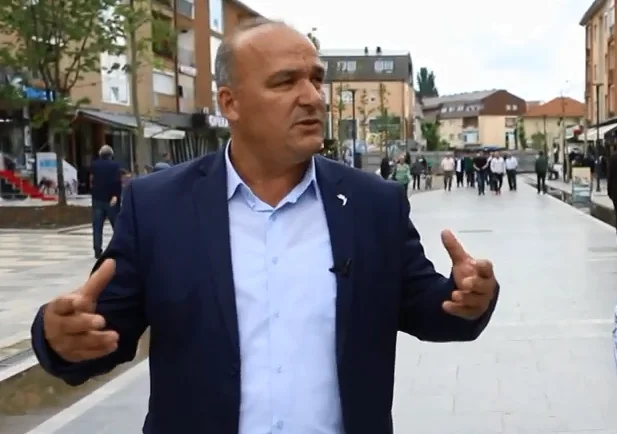 Bulliqi: Një 12-vjeçare më pyeti pse s’kam truproje, i thash nuk kam nevojë se më kanë zgjedh qytetarët