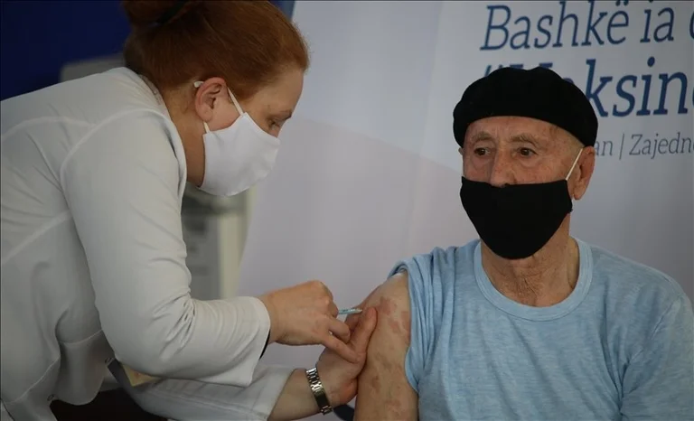 MSH publikon listën, këta persona mund ta marrin sot dozën e dytë të vaksinës Anti Covid
