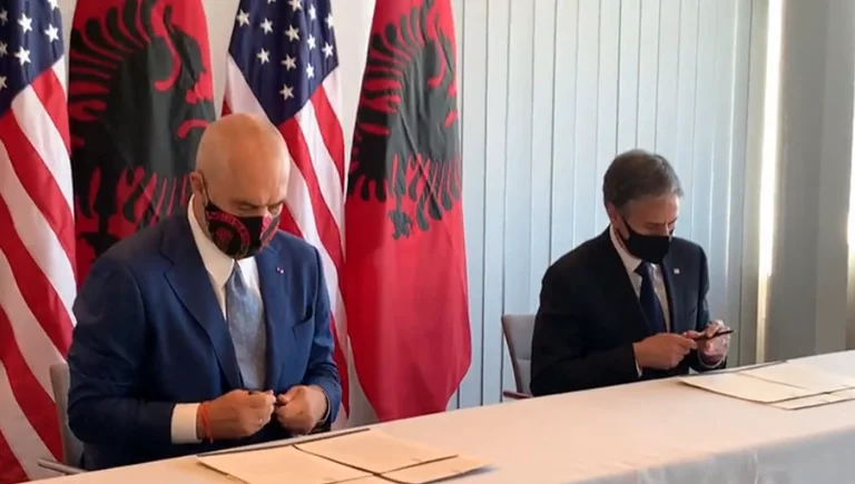 Rama pas nënshkrimit të marrëveshjes për 5G: Shqipëria përherë krenare të jetë krah SHBA-së