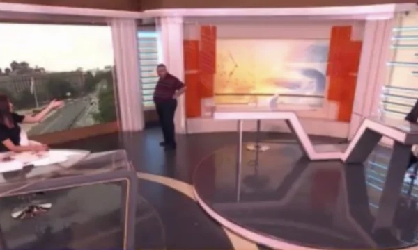Krimineli Vojisllav Sheshel çartet dhe e lëshon studion: Mlladiqi do të jetë në mundim të madh