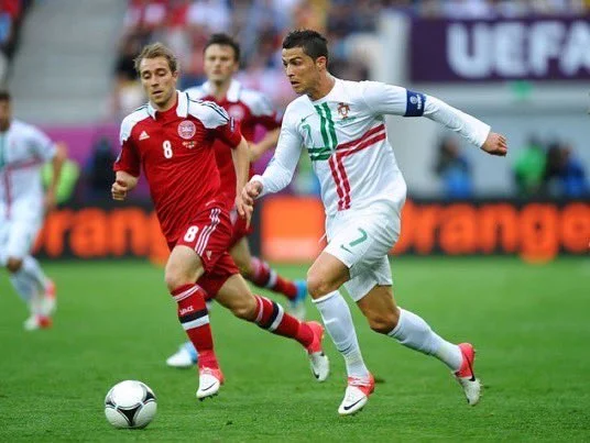 Cristiano Ronaldo: “Mendimet dhe lutjet tona janë me Christian Eriksen dhe familjen e tij”