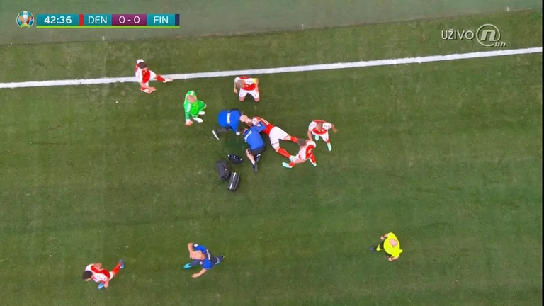 Absolutisht tmerruese, Eriksen humbet ndjenjat pas përplasjes në tokë, lojtarë shpërthejnë në lotë