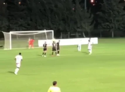 Huqje katastrofale e penalltisë nga Gambia, gazetarët kosovarë në ekstazë në tribuna