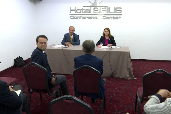 David Philips: Veç ShBA-ja mund ta shtyjë përpara marrëveshjen përfundimtare Kosovë-Serbi