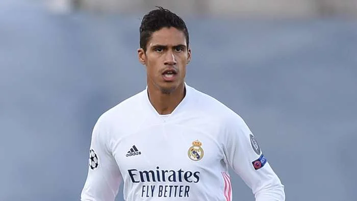 Spagnolo media: Raphael Varan a Manchester United per 52 milioni di sterline