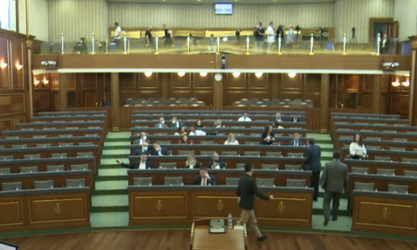 Hoxhaj e quan Kurtin “pehlivan”, Abdixhiku i kërkon të mos bëj “drama”