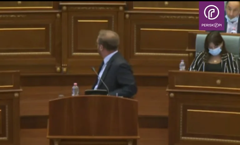 I mbarojnë minutat Haki Abazit teksa lexon statistika, Konjufca: Këto ndaj me ministrin Sveçla