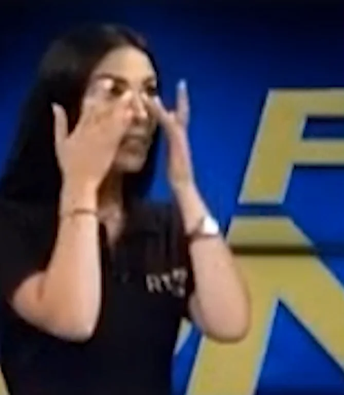 Gazetarja e RTK-së fillon të qajë kur përshëndetet me kolegun në Amerikë
