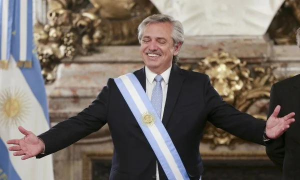 Presidenti argjentinas irriton brazilianët: Ata kanë ardhur nga xhungla, ne nga anijet