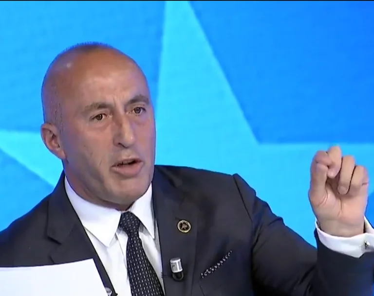 ‘A po don me iu heq qafe Albini?’, Haradinaj qeshet: Prej Milloshit ia kanë nisë, e sot e shihni ende jam këtu