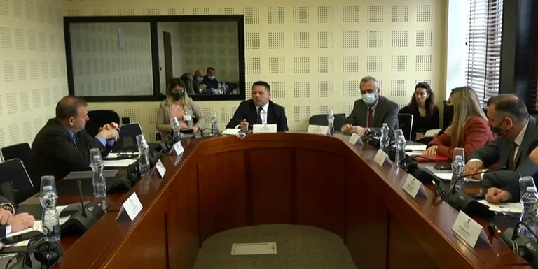Për të katërtën herë radhazi kërkohet përsëritja e procesit për përzgjedhjen e komisionerit të AIP-së