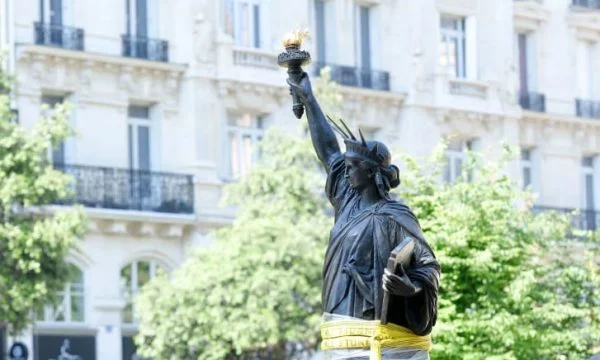 Franca do të dërgojë një tjetër Statujë të Lirisë në Nju Jork