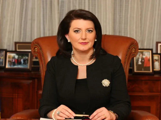 Jahjaga pas burgimit të përjetshëm të Mlladiq: Kësi dënime duhet të presin edhe kriminelët e luftës në Kosovë