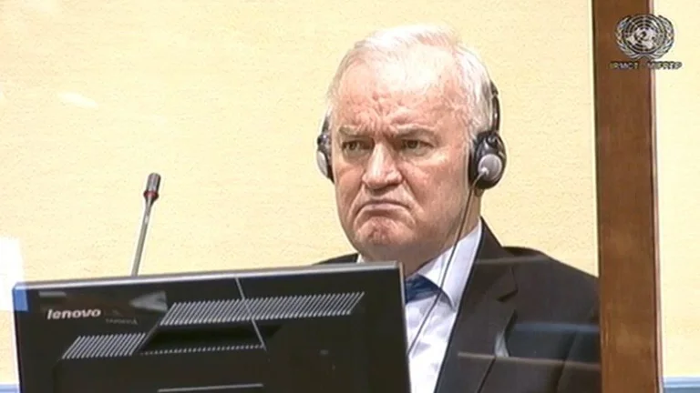 Gjykata e Hagës nuk kthen vendimin për dënimin e Mladiqit për gjenocid