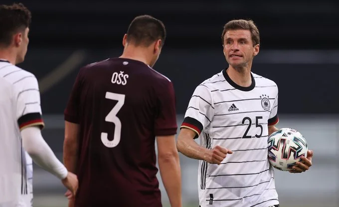 Alemania demolón Letonia, marcado 7 goles completo