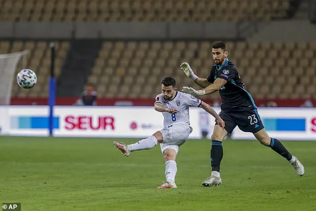 Hier ist, was das Guinea-Kosovo Spiel spielt, Ortszeit