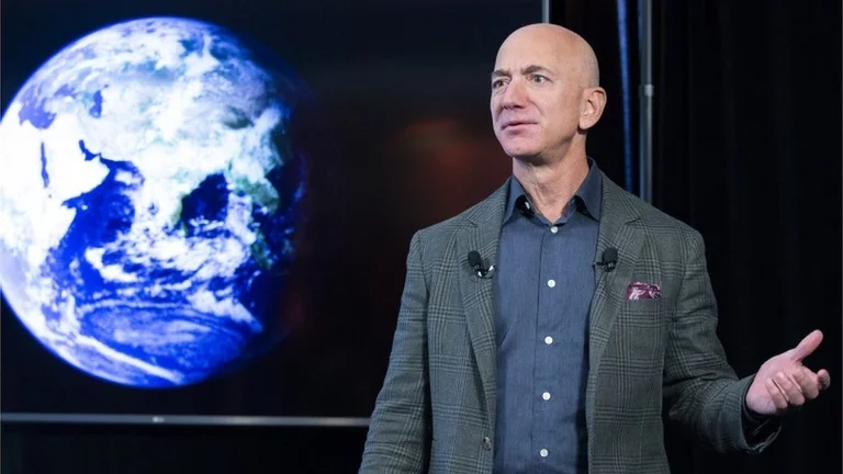 Jeff Bezos se lanza al espacio unos días después de salir de Amazon