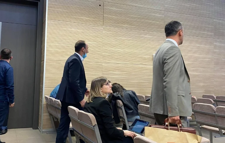 Utilisation abusive des fonctions officielles: Détails De la comparution actuelle du ministre Lieburn Aliu devant le tribunal