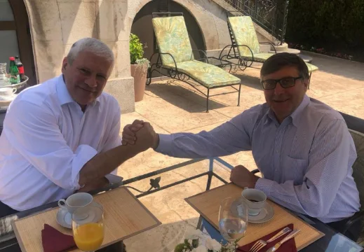 Palmer trifft den ehemaligen serbischen Präsidenten, spricht über Kosovo