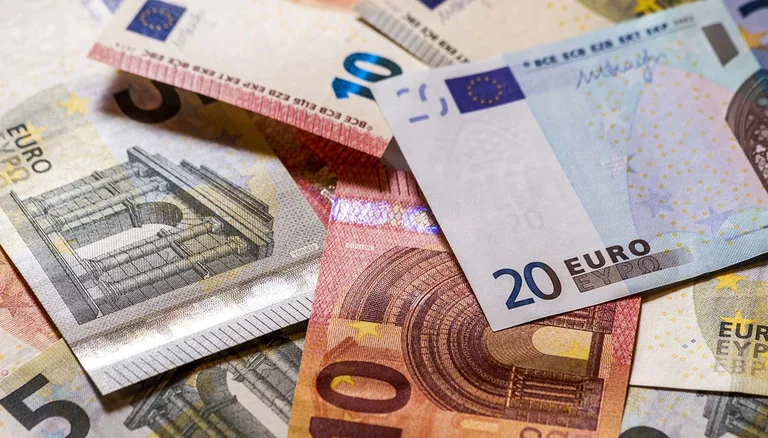 Sólo 300 euros al mes de ayuda estatal para familias de policías que caen en el cargo