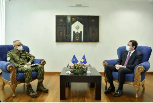 Kurti trifft NATO-Beamte