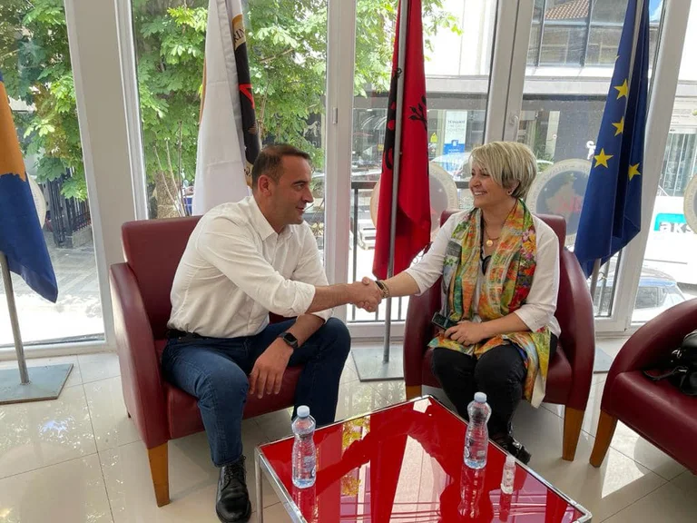 Alberta Bence AAK candidata a la Asamblea, Daut Haradinaj: Apropiado cada categoría