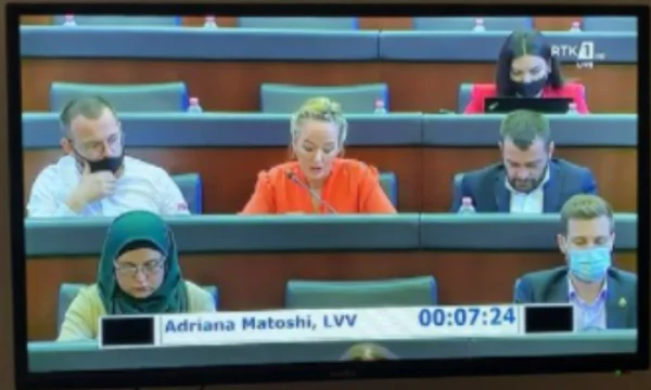 El novio del diputado VV asiste a la sesión: Sunlight