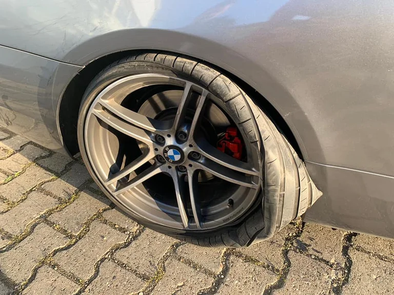 Kosovar rimane a Novi-Sad a causa di problemi di auto, richiede aiuto