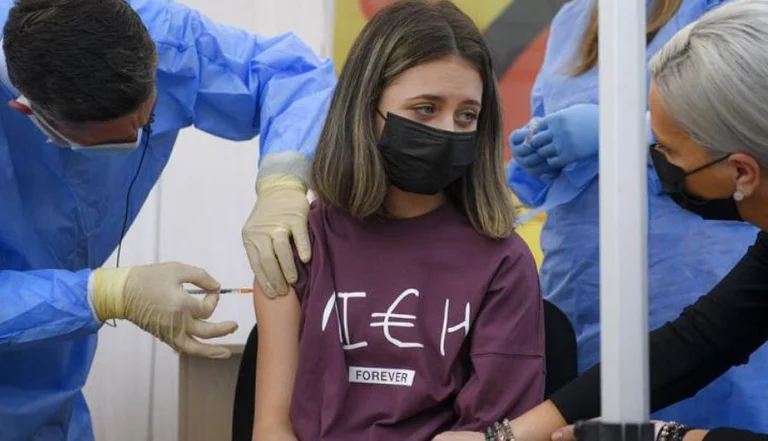 La France permet la vaccination des jeunes de 12 ans