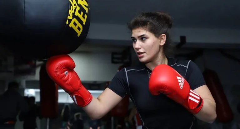 Donjata Sadiku richtet sich an die Olympischen Spiele in der Pariser Qualifikation