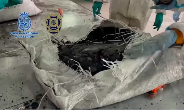 Il y a Lipyan : la police espagnole a pris 860 kg de cocaïne cachée sous une forme étonnante