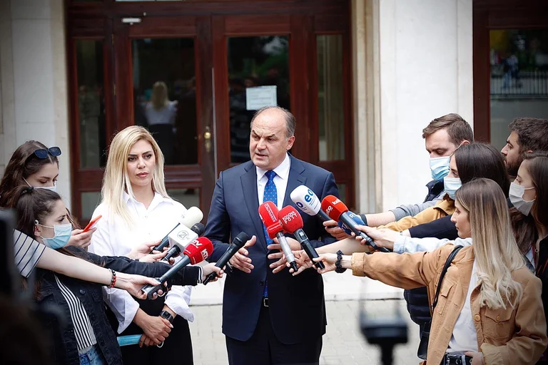 Hoxhaj invite Kurt à s'éloigner des déclarations de Gervala : Déclarations invisibles