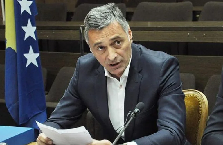 Lumez: Cocaine reste en sécurité dans les postes de police du Kosovo