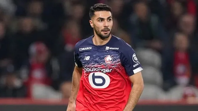 Manchester United se une a la carrera para firmar con el defensor de Leele