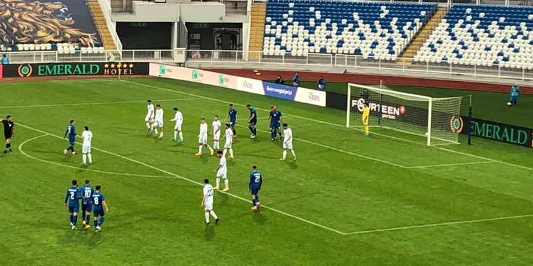 Kosalona: Die Dardanier starten den Ball, geben ihm zwei Tore mit totaler Dominanz