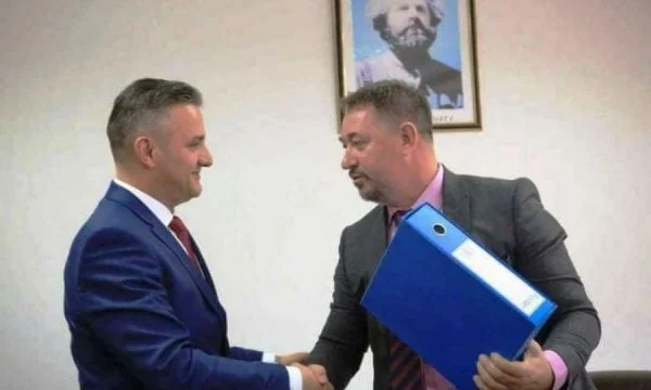 Se reúnen con Bekim Jashari, decidiendo quién se postula para alcalde seleccionadox1