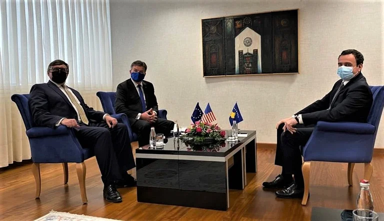 La Embajada Americana dice que Palmer tuvo una reunión constructiva con líderes de Lajcak y Kosovo