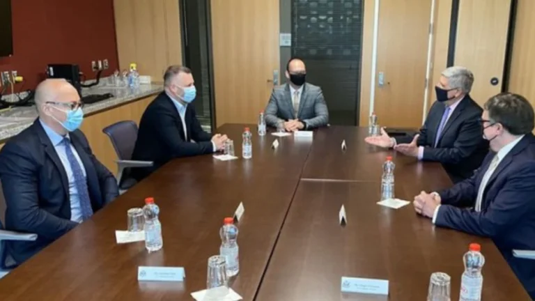 Serbe Liste Rencontre avec Palmer, se plaint des droits de Sıkan, demandez Association