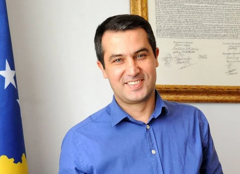Veton Surroi sta facendo propaganda contro Thaci, con soldi dai contribuenti norvegesi