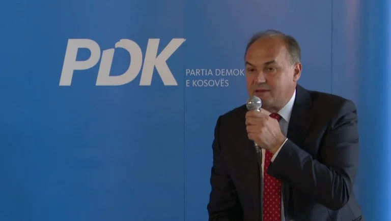 Hoxhaj: Votar a los que niegan la independencia, Ejército de Kosovo