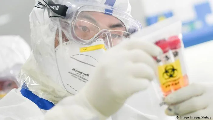 Ultimo studio: Il virus è stato fatto in laboratorio.