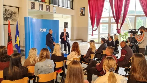 Hoxhaj formaliza la candidatura en Inversión: Los logros de esta ciudad tienen el sello de Ishmael y PDK