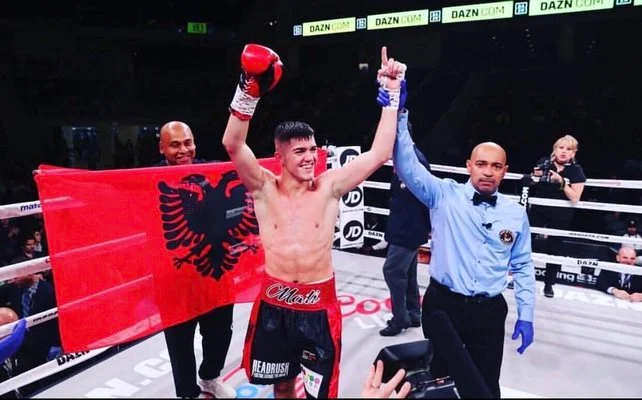 Reshat Unstopped Mattie markiert auch einen zehnten Sieg im professionellen Boxen