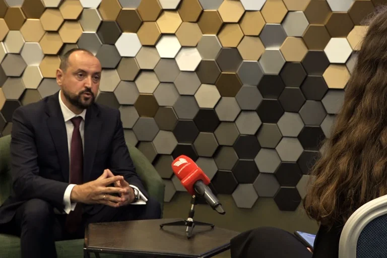 Reunión de los gobiernos de Kosovo y Macedonia Este verano