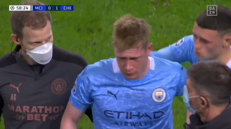 Impact redoutable entre Rudger et De Bryne, le Belge abandonne le match