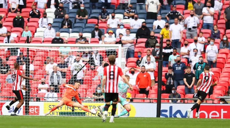 La chiusura finale dei playoff a Chamionship: Dopo 74 anni, questa squadra inglese torna in Premier League