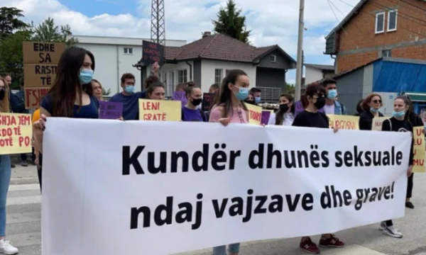 Dritte Proteste, die innerhalb einer Woche gegen sexuellen Missbrauch stattgefunden haben
