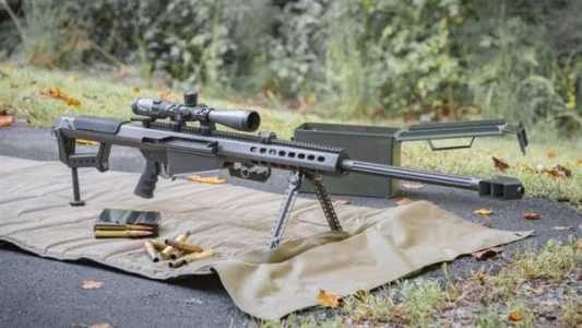 14 kilos sniper, ce qui est Barrett82 vu dans les mains du soldat de la KSF