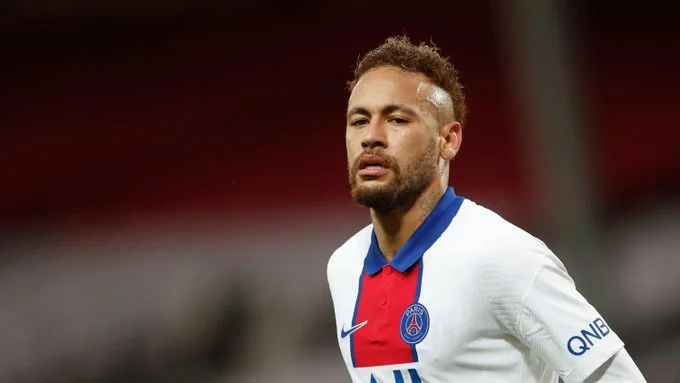 Neymar reagisce bruscamente dopo le accuse di molestie sessuali di Nike